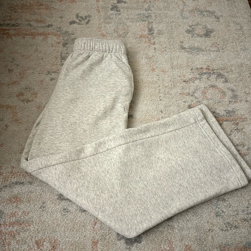 Fabletics Cozy Fleece Wide Leg Sweatpants (size S short)